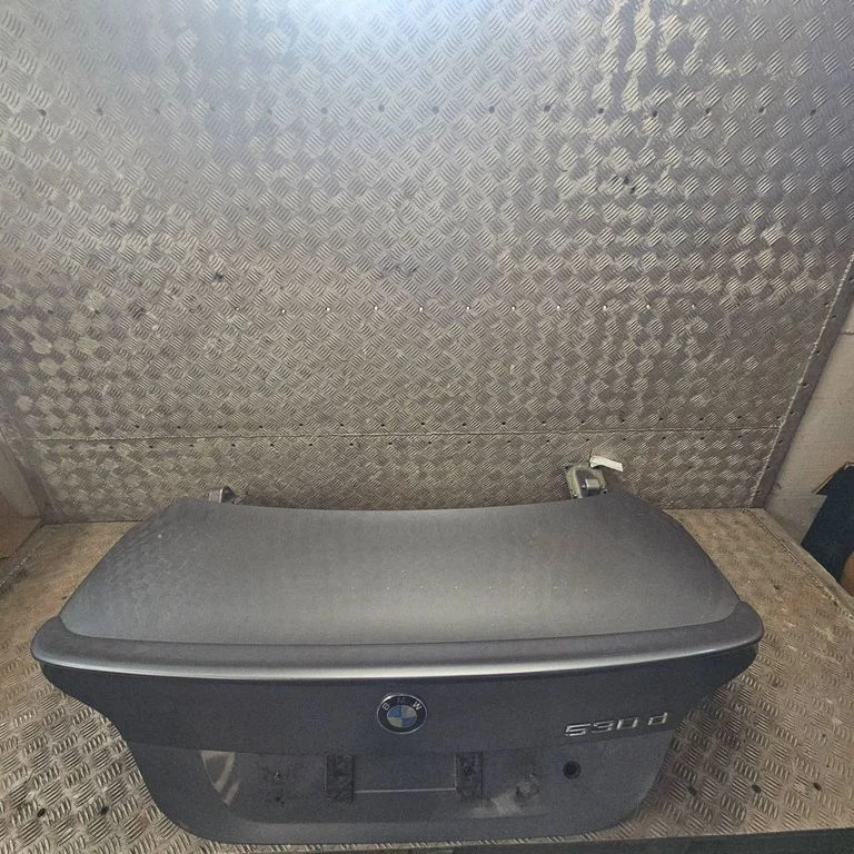 Tailgate/trunk/boot lid