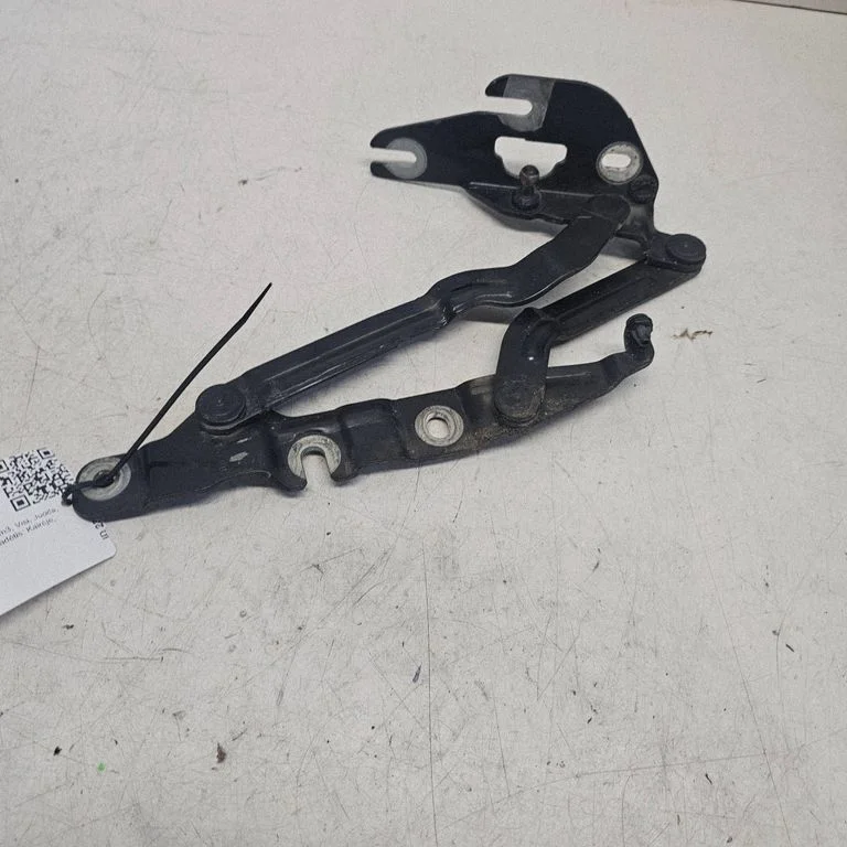 Tailgate/trunk/boot hinge 4B5827301E