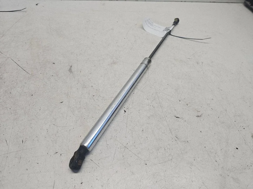 Tailgate/trunk strut/damper – Volkswagen Golf IV (1998-2005)