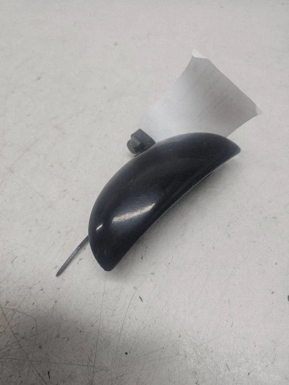 Front door exterior handle – rear left