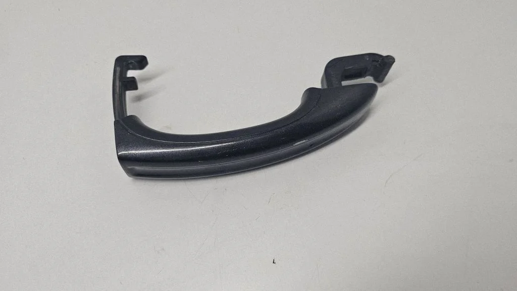 Front door exterior handle – left