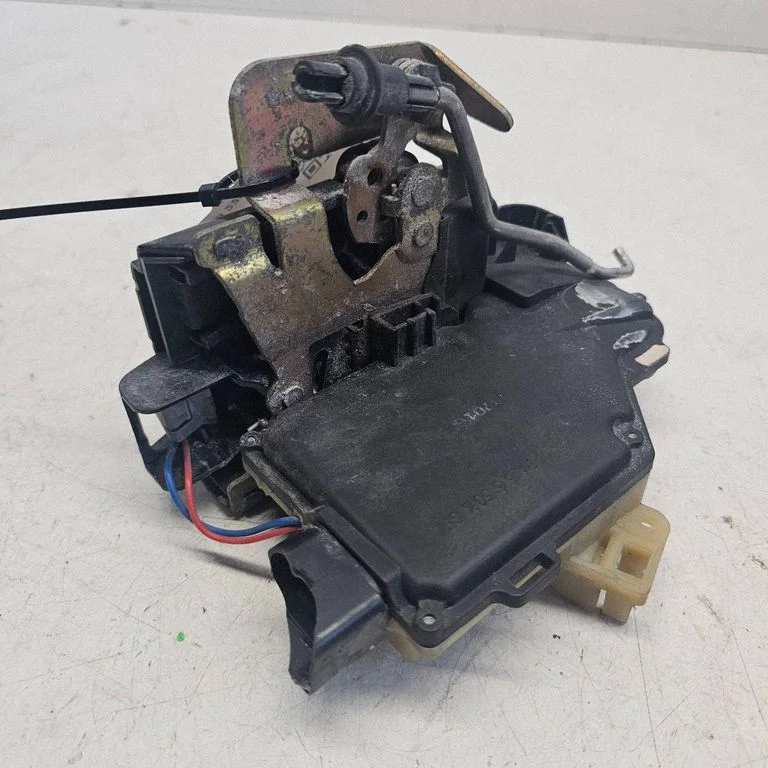 Front door lock – front right