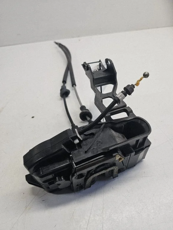 Front door lock – Hyundai Santa Fe (2006-2012)