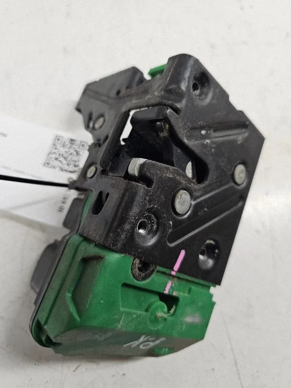 Front door lock – Volvo XC90 (2003-2006)