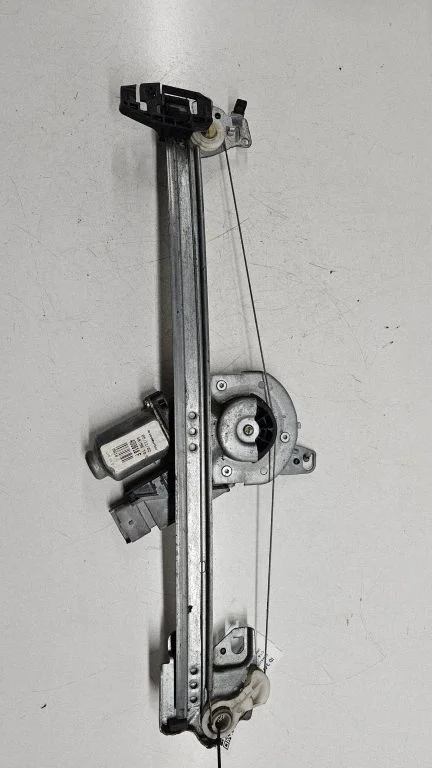 Front door window regulator with motor – Citroen C3 (2002-2004)