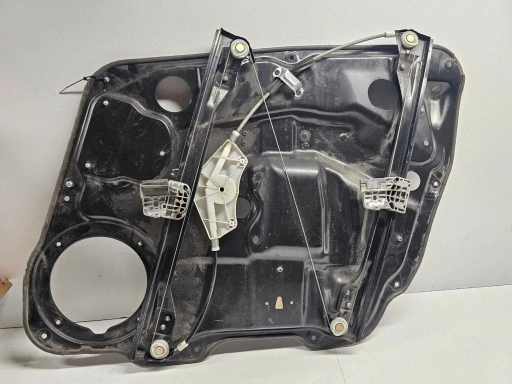 Priekinis el. lango pakėlimo mechanizmas be varikliuko
