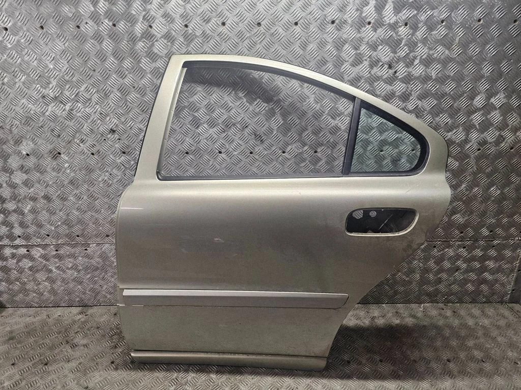 Rear door 1234