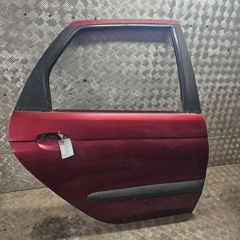 Rear door – rear right