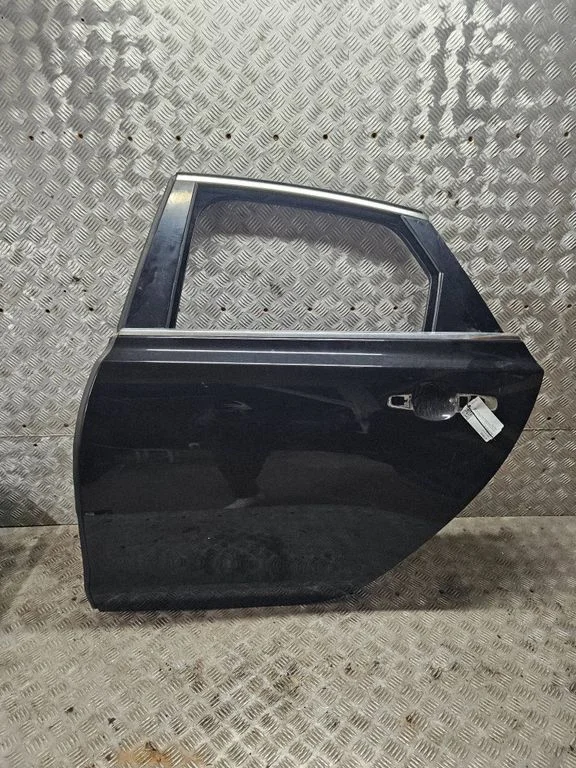 Rear door – rear left