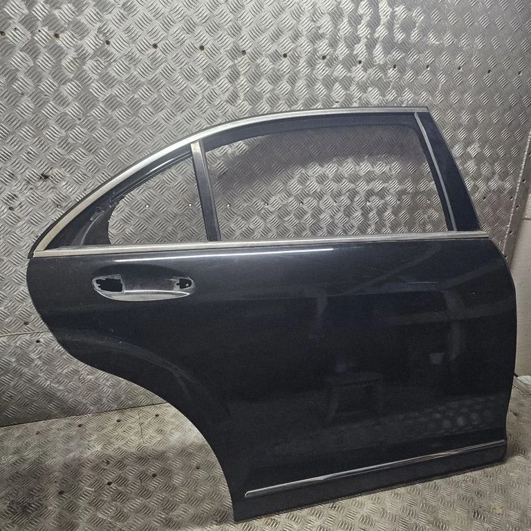 Rear door – right