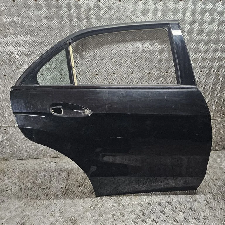 Aizmugurējās durvis A2127320210
