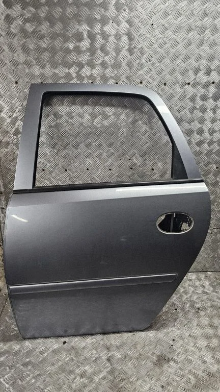 Rear door – rear left