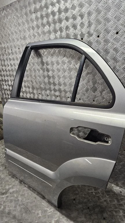 Rear door – rear left
