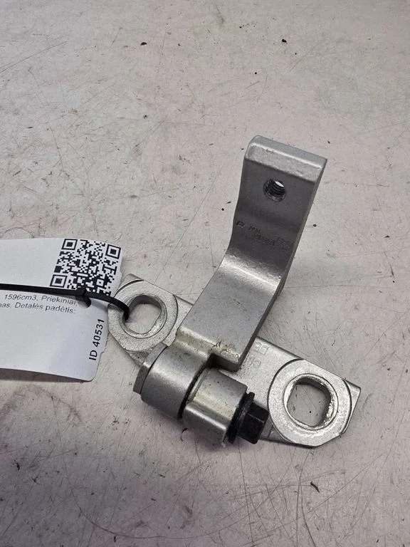 Rear door lower hinge – Volvo S60 (2011-2013)