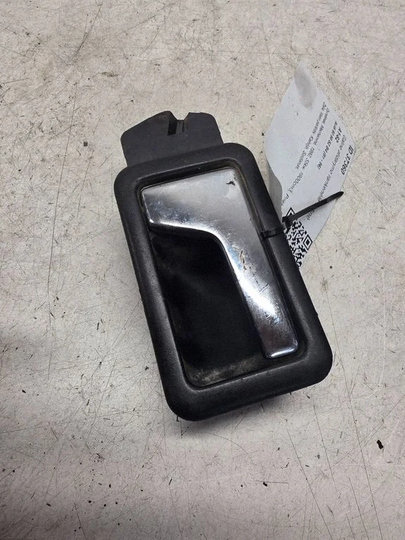 Rear door interior handle 893837020