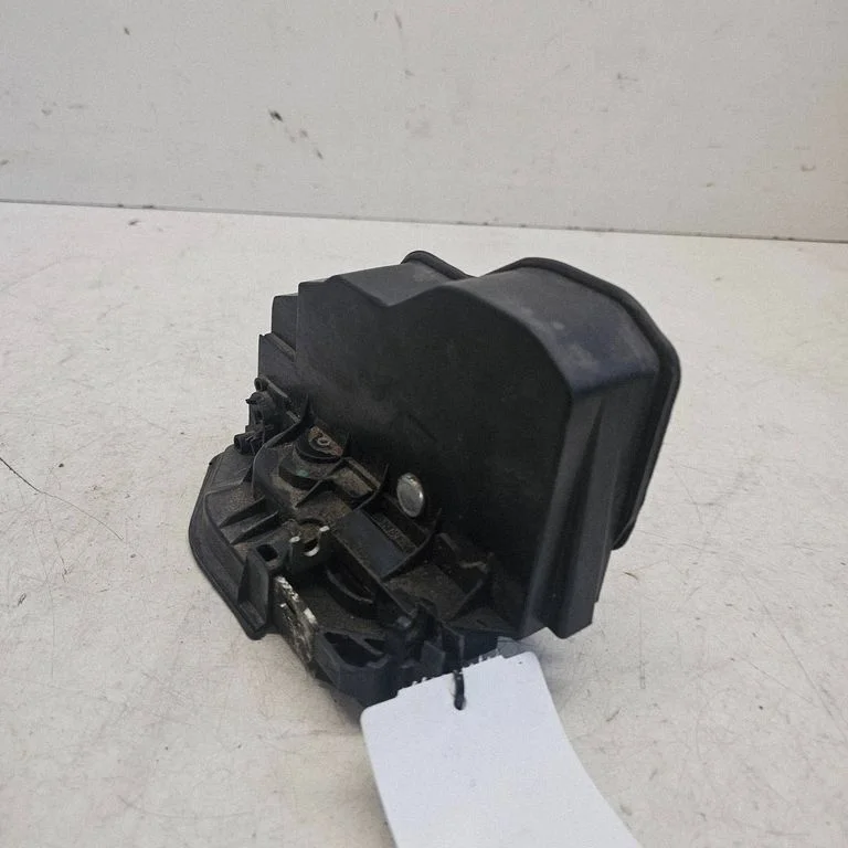 Rear door lock 7036172