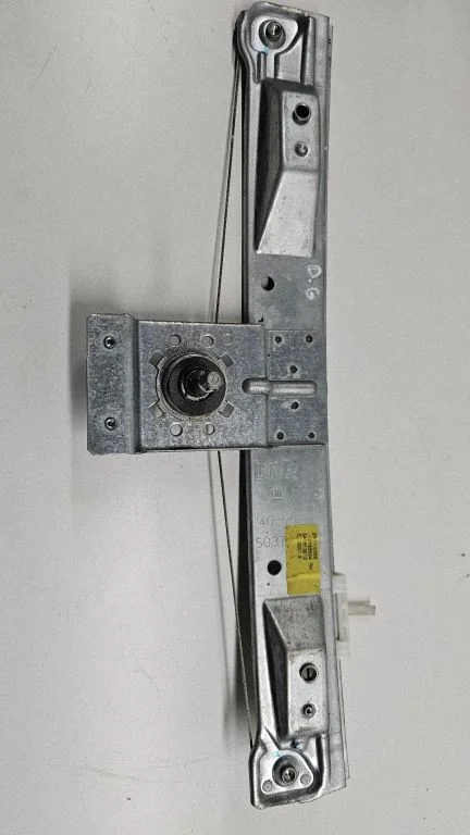 Mechaninis galinio lango pakėlimo mechanizmas