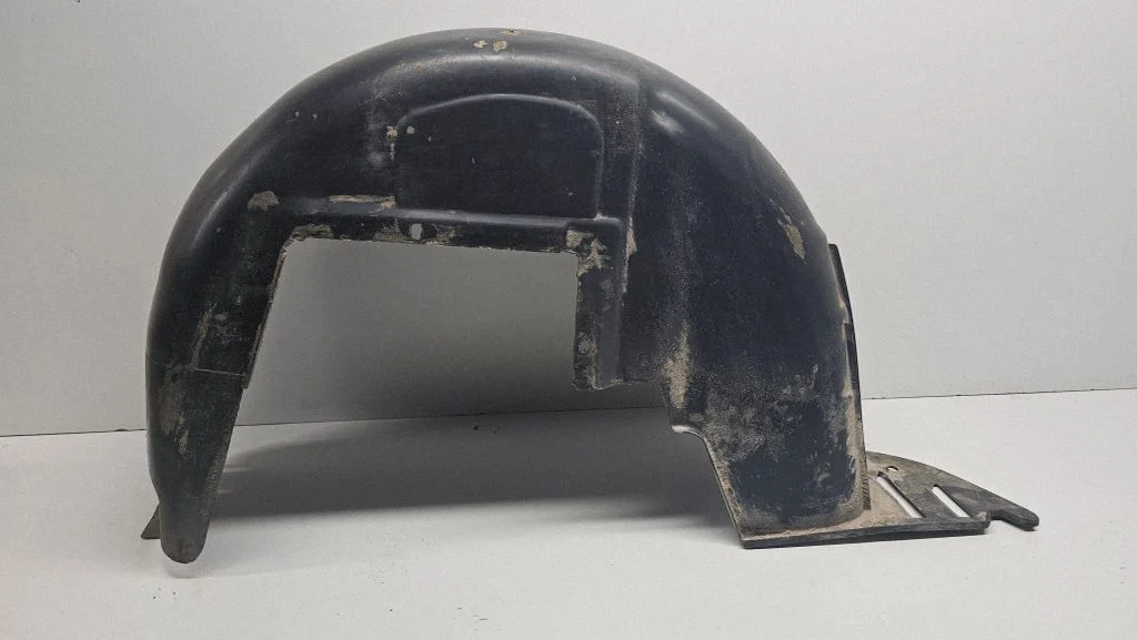 Rear arch fender liner splash guards – right