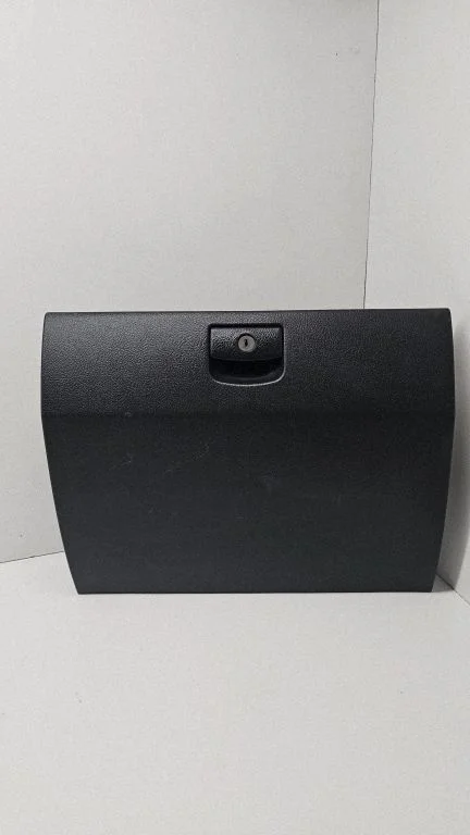 Glove box