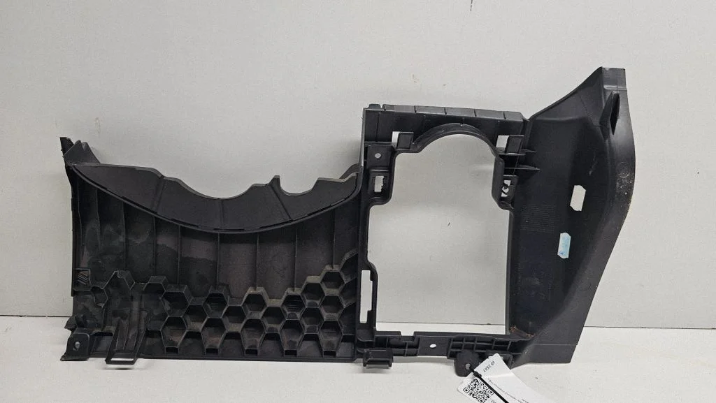 Dashboard lower bottom trim panel 13204947
