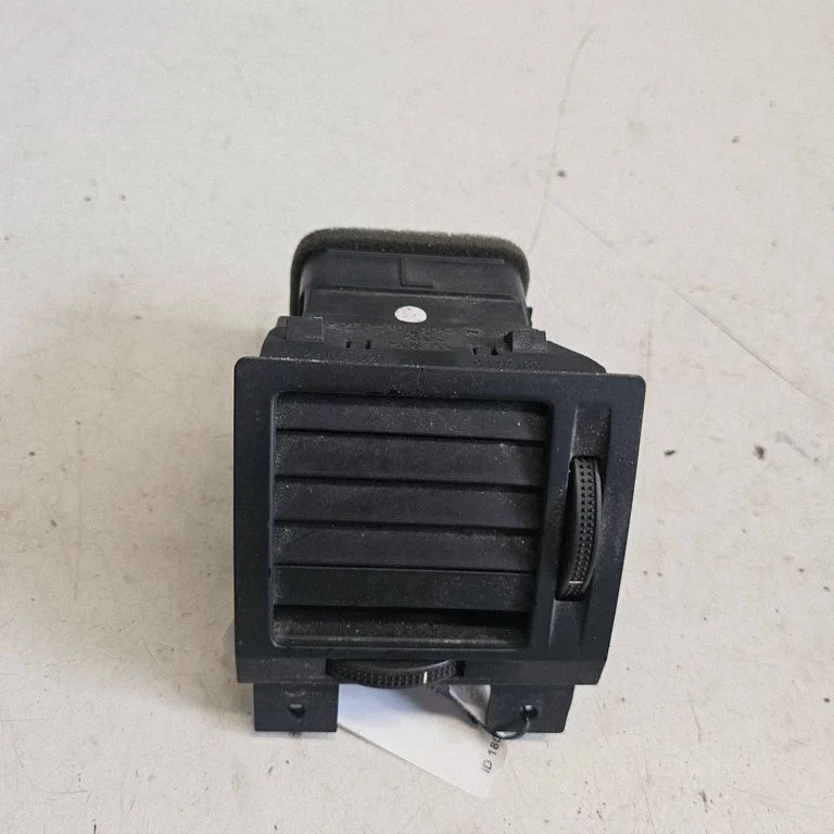 Dashboard side air vent grill/cover trim – Opel Vectra C (2002-2005)