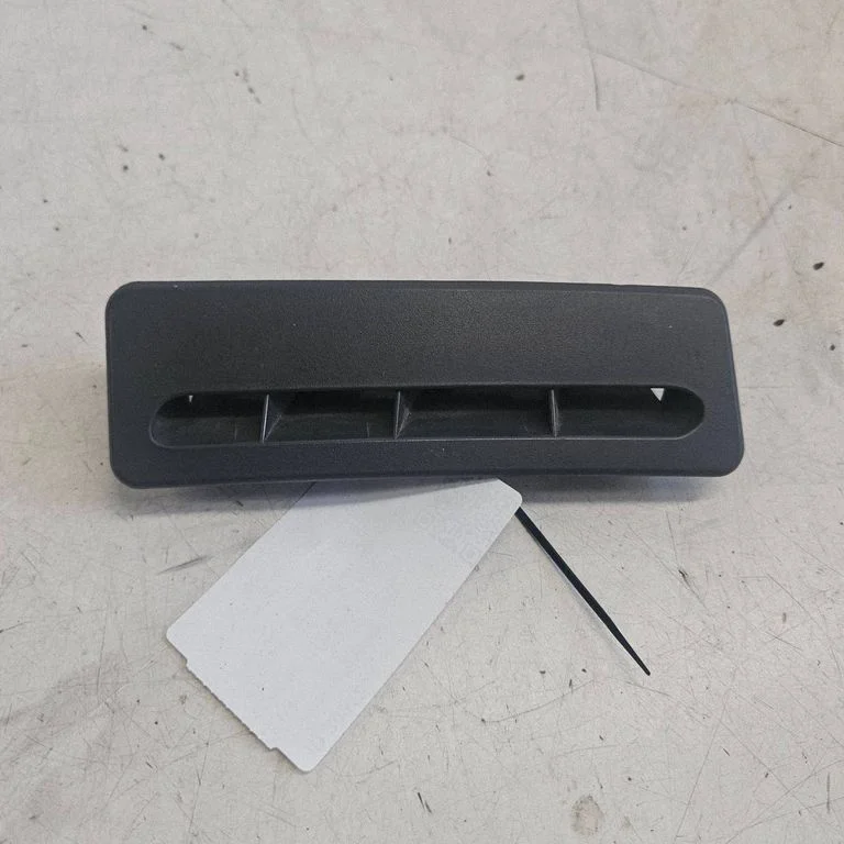 Dashboard side air vent grill/cover trim 500310347
