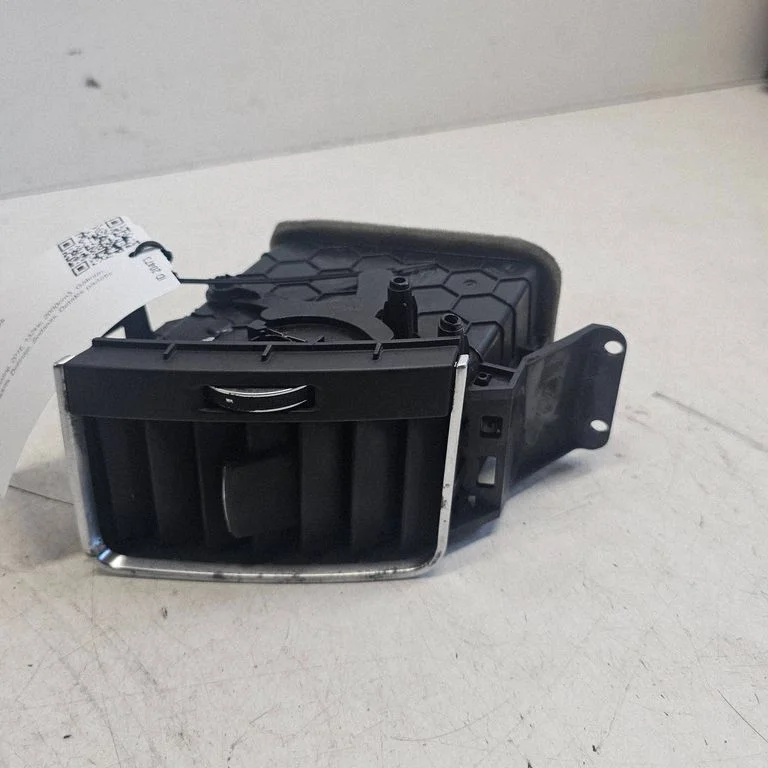 Dashboard side air vent grill/cover trim – Jaguar XE (2015-)