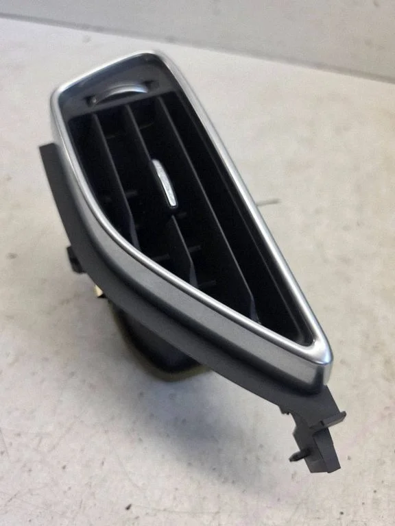 Dashboard side air vent grill/cover trim – Jaguar XE (2015-)