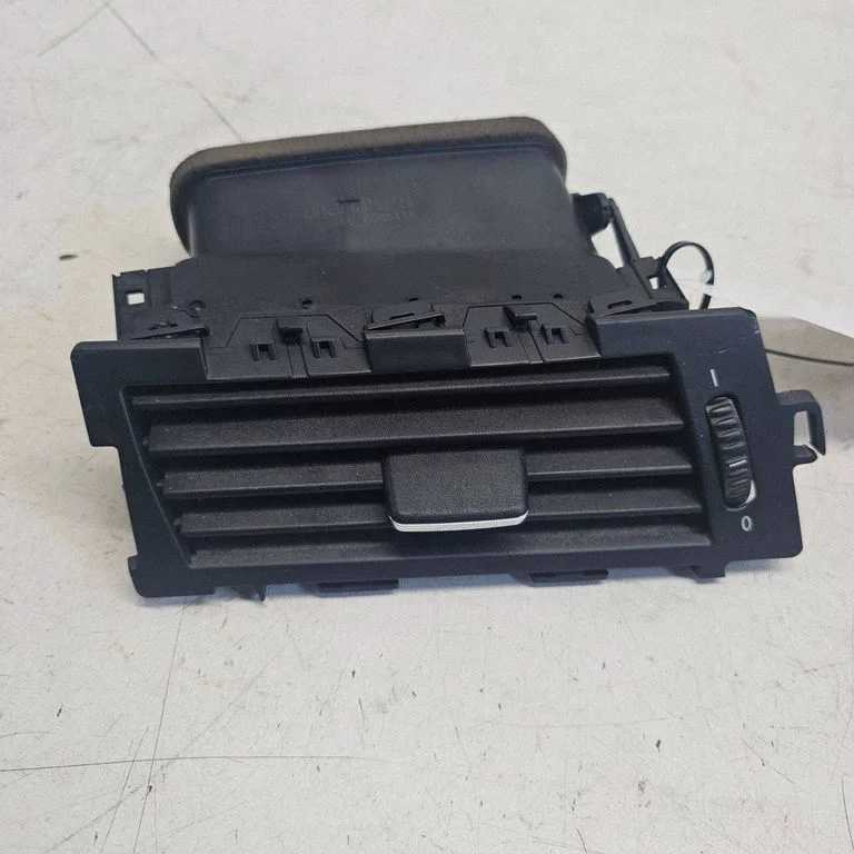 Dashboard side air vent grill/cover trim 64226910731