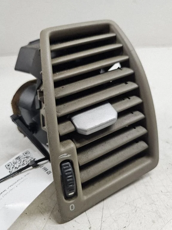 Dashboard side air vent grill/cover trim – Volvo XC90 (2003-2006)
