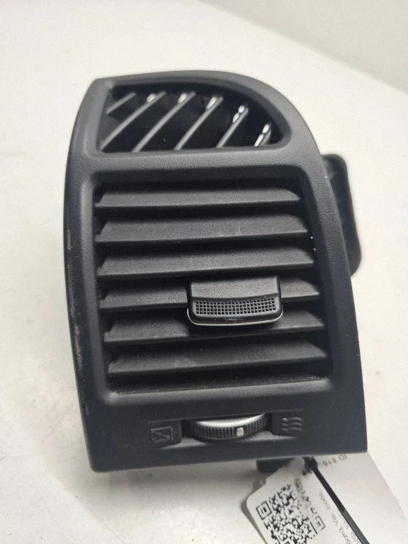 Dashboard side air vent grill/cover trim – Hyundai Santa Fe (2006-2012)