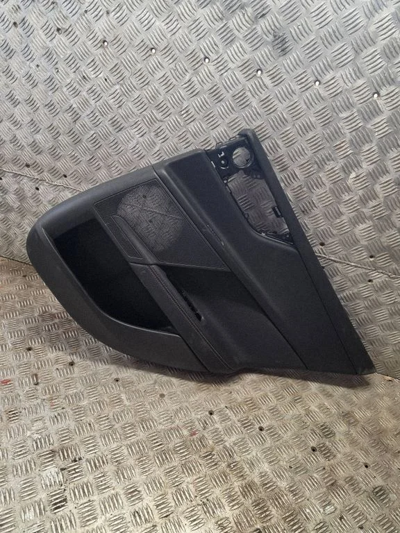 Aizmugurējo durvju apšuvums GX7327406AAW