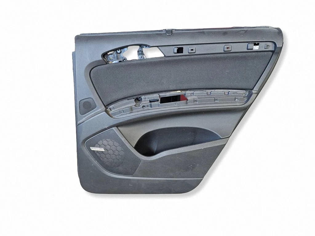 Tagumiste uste sisevooder – Audi Q7 4L (2005-2015)