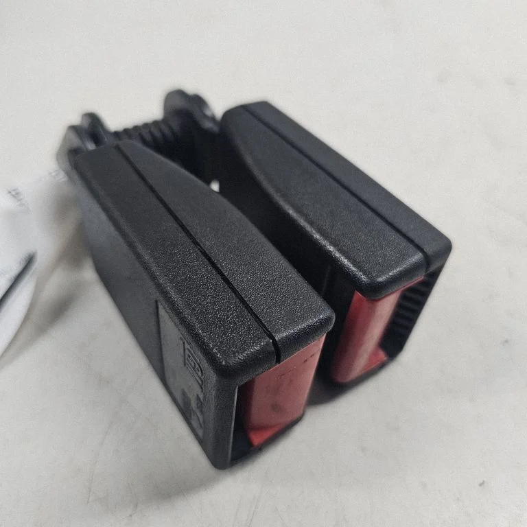 Aizmugurējās drošības jostas sprādze 90580904