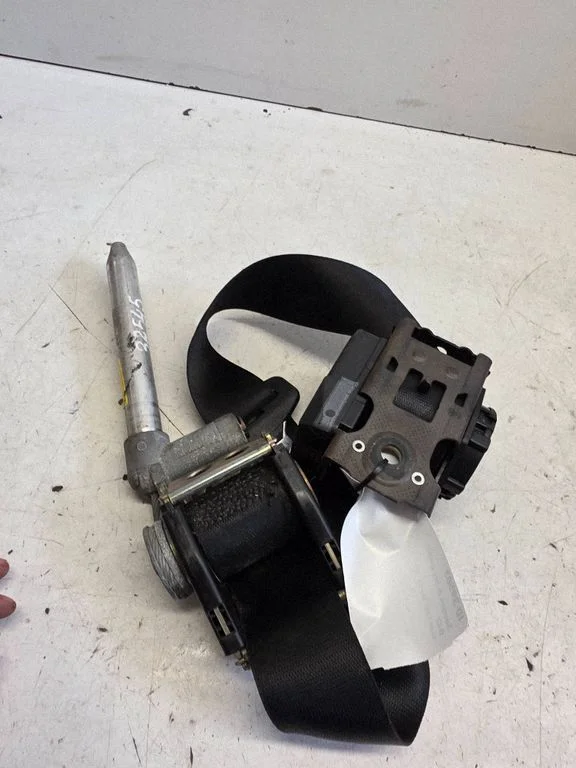 Rear seatbelt 00063774B