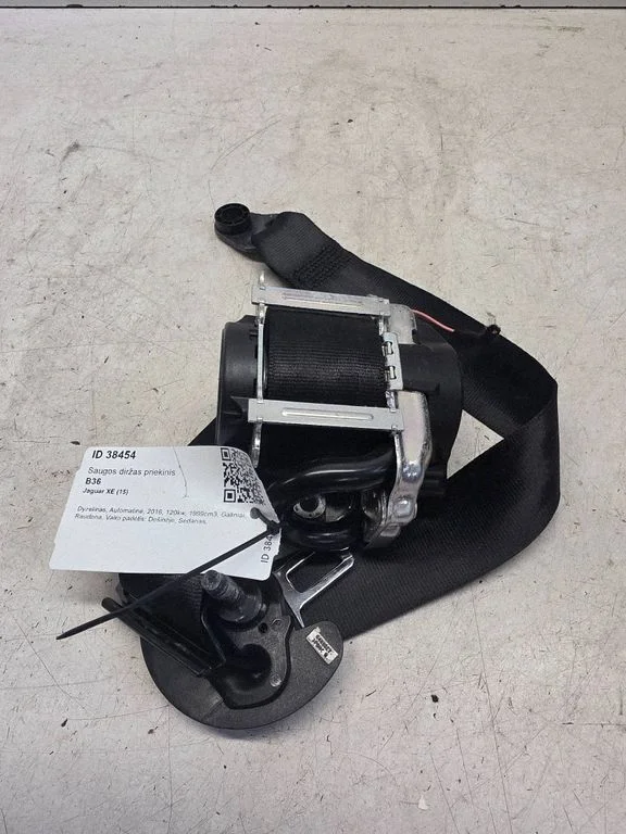 Front seatbelt – Jaguar XE (2015-)