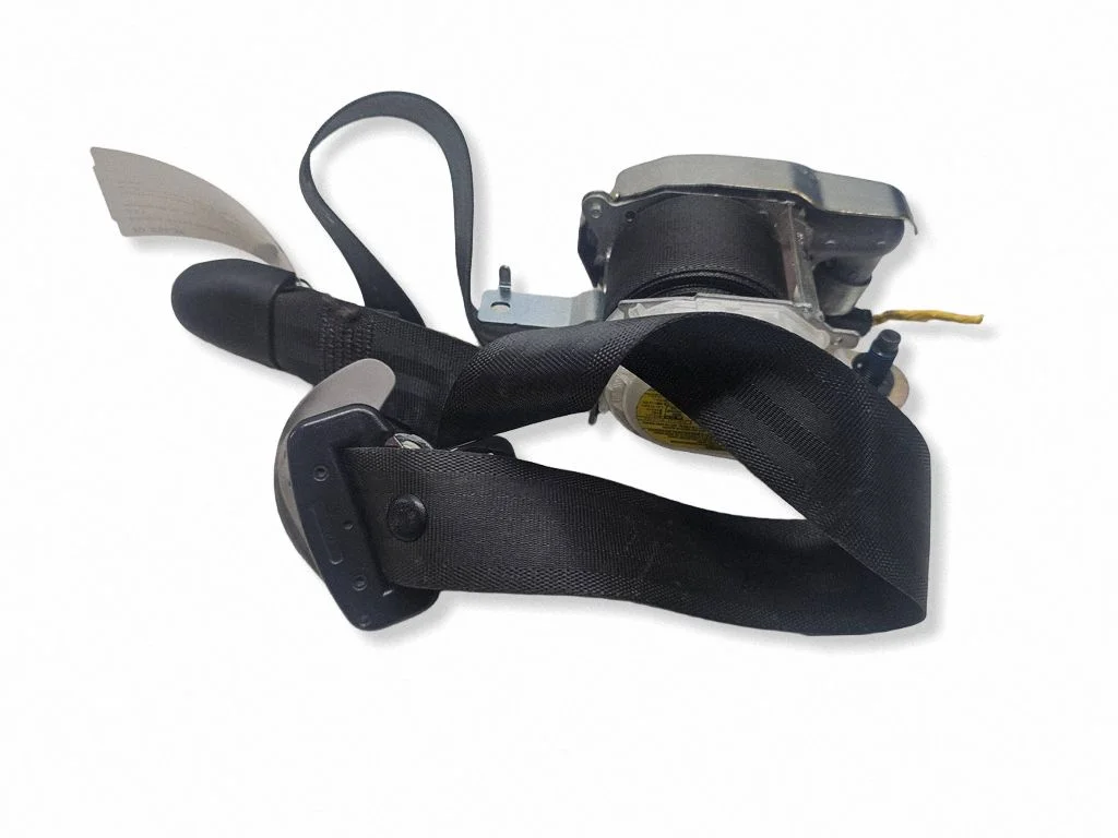 Front seatbelt 888102R900