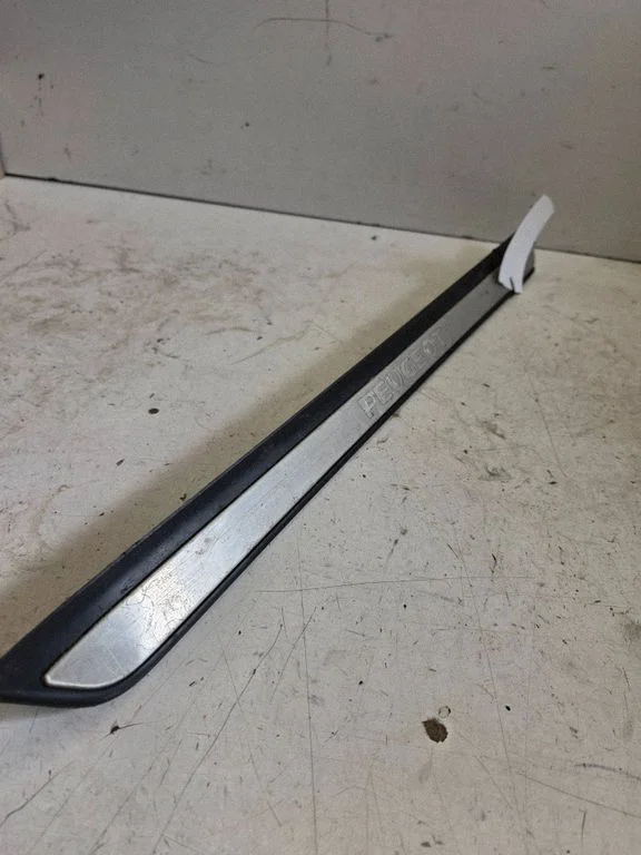 Front sill trim cover 9629149577