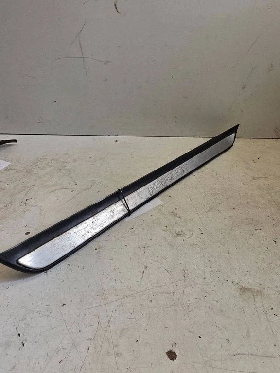 Front sill trim cover 9629149677