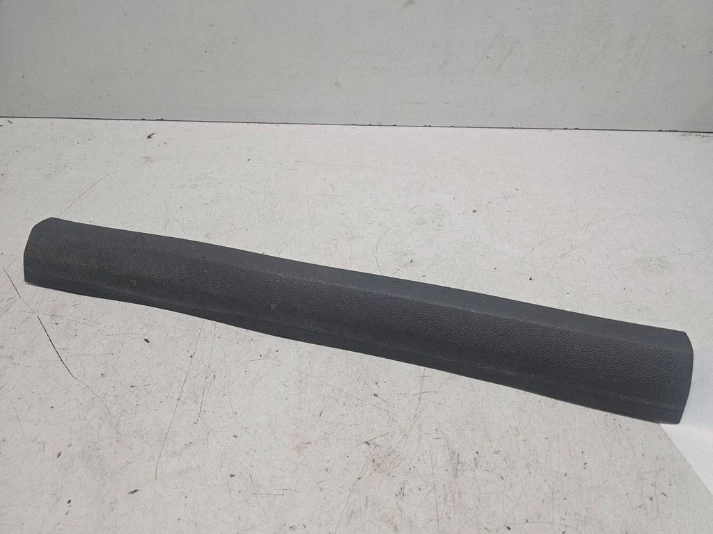 Front sill trim cover – Ford Focus C-MAX (2003-2010)
