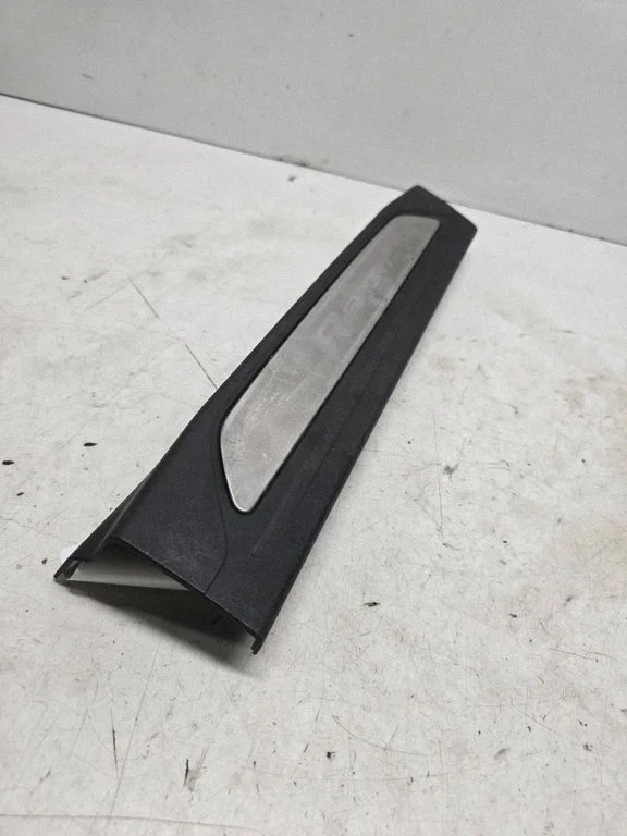 Front sill trim cover – Jaguar XE (2015-)