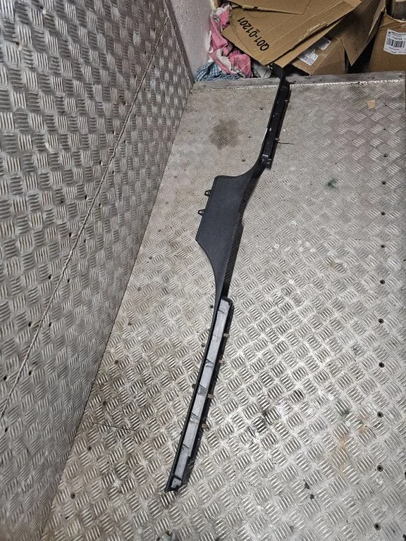 Esilävise kate (sisemine) 4L0853370