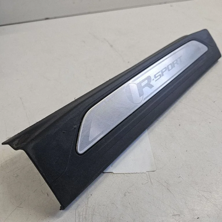 Front sill trim cover GX7M13201A