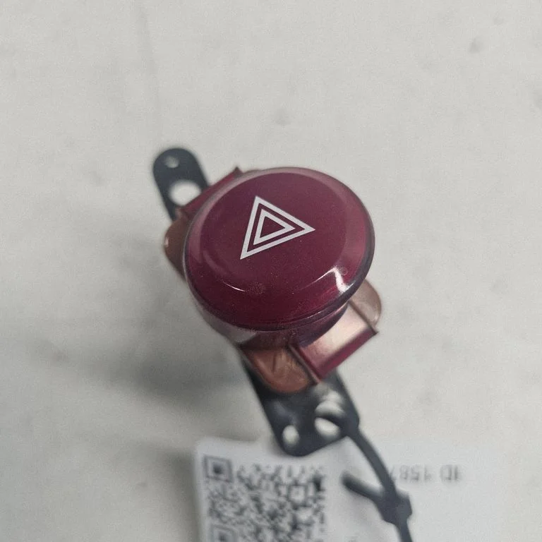 Hazard light switch M30581