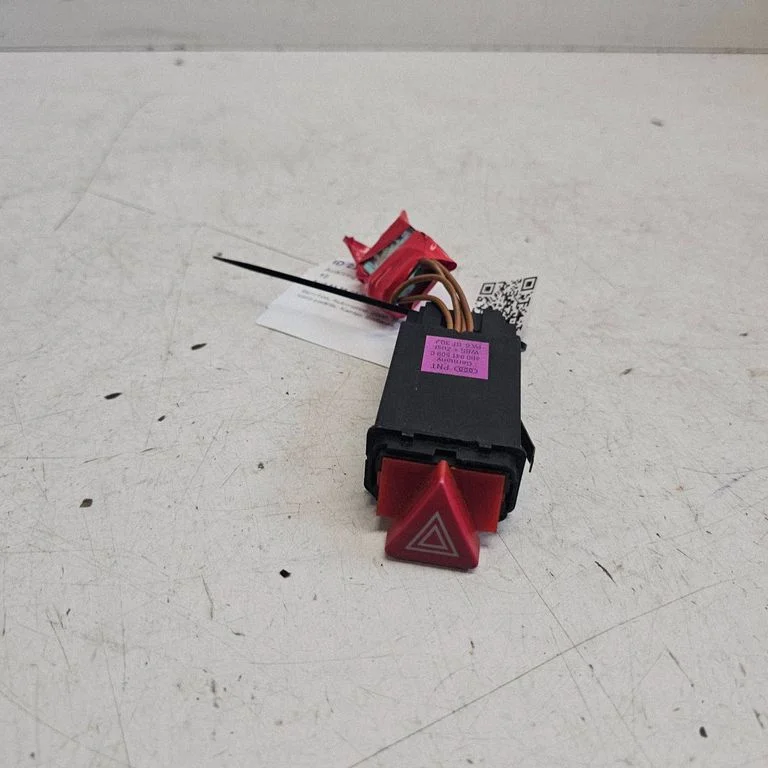 Hazard light switch 4B0941509C