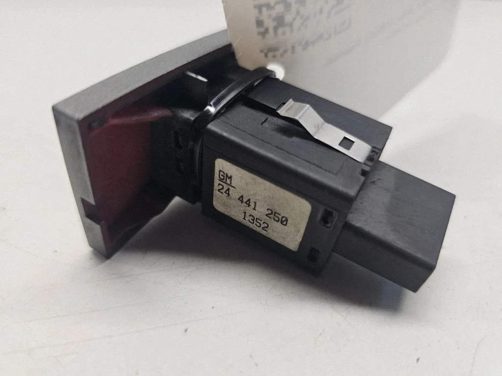 Hazard light switch – Opel Vectra C (2002-2005)
