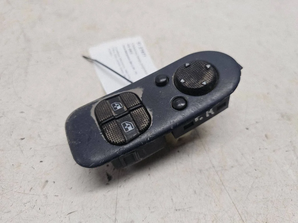 Electric window control switch – Seat Alhambra (Mk1) (1996-2010)