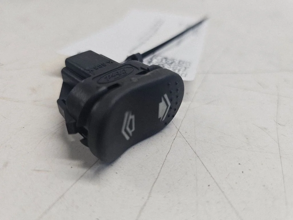 Przełącznik szyb elektrycznych 03162752