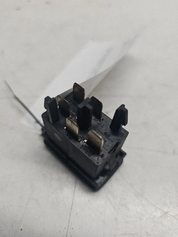 Elektrinių langų jungtukas