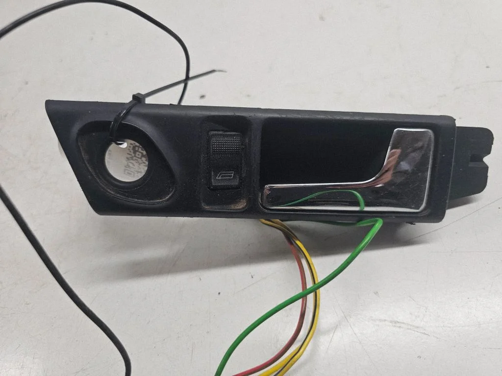 Elektrinių langų jungtukas